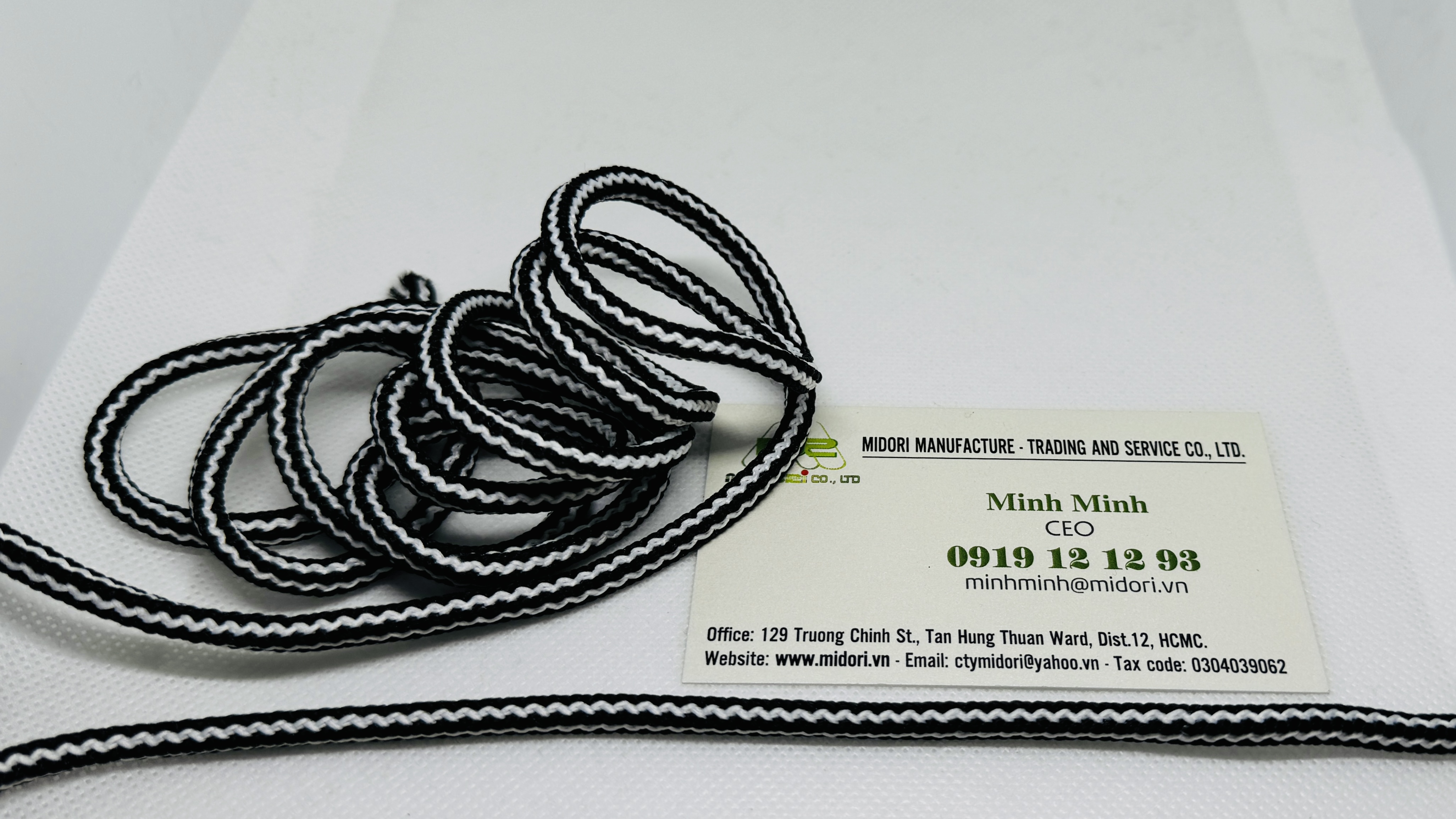 Dây dù máy lắc polyester mix 2 màu trắng đen