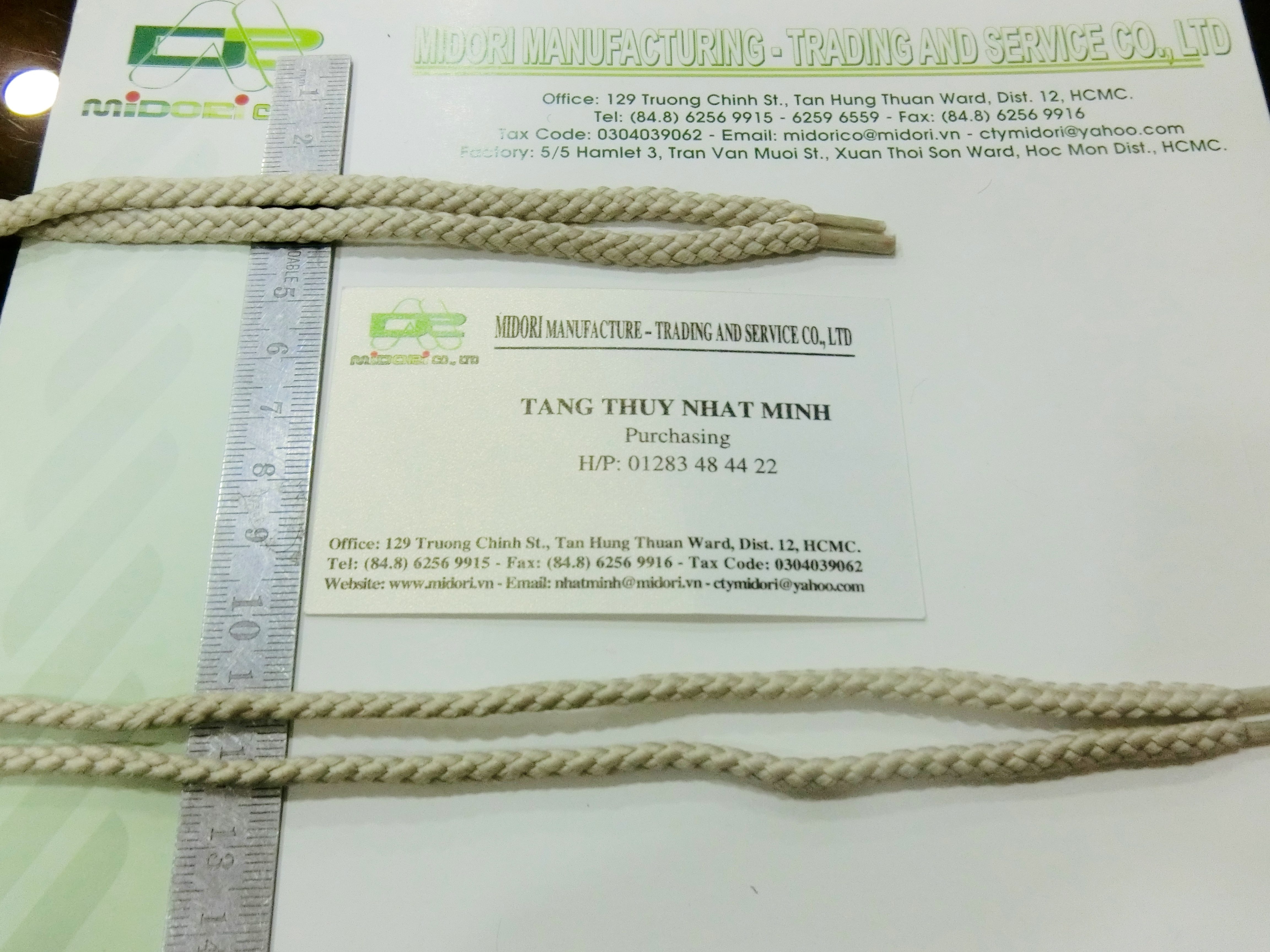 Dây giày. Dây đóng đầu